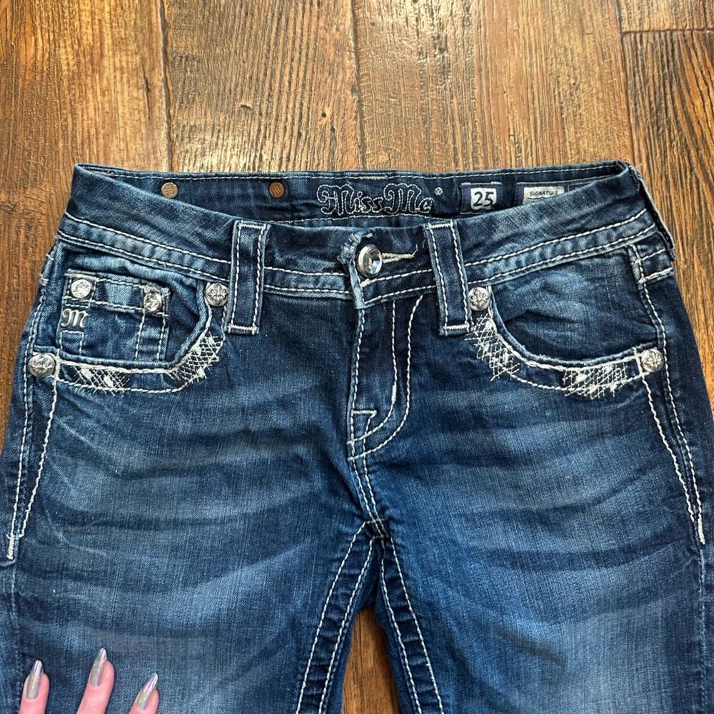 Miss Me Women's Cropped Jeans with Silver Embellishments - Picture 3 of 9